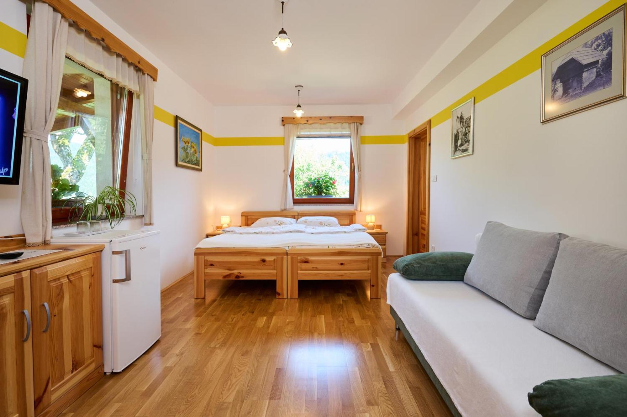Apartments Organic Tourist Farm Gradisnik Prevalje Εξωτερικό φωτογραφία
