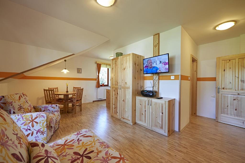 Apartments Organic Tourist Farm Gradisnik Prevalje Εξωτερικό φωτογραφία